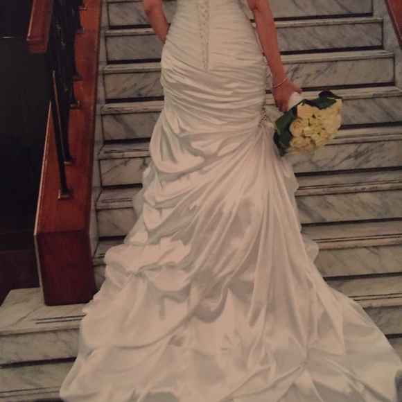 Wedding gown - Picture 3 of 3